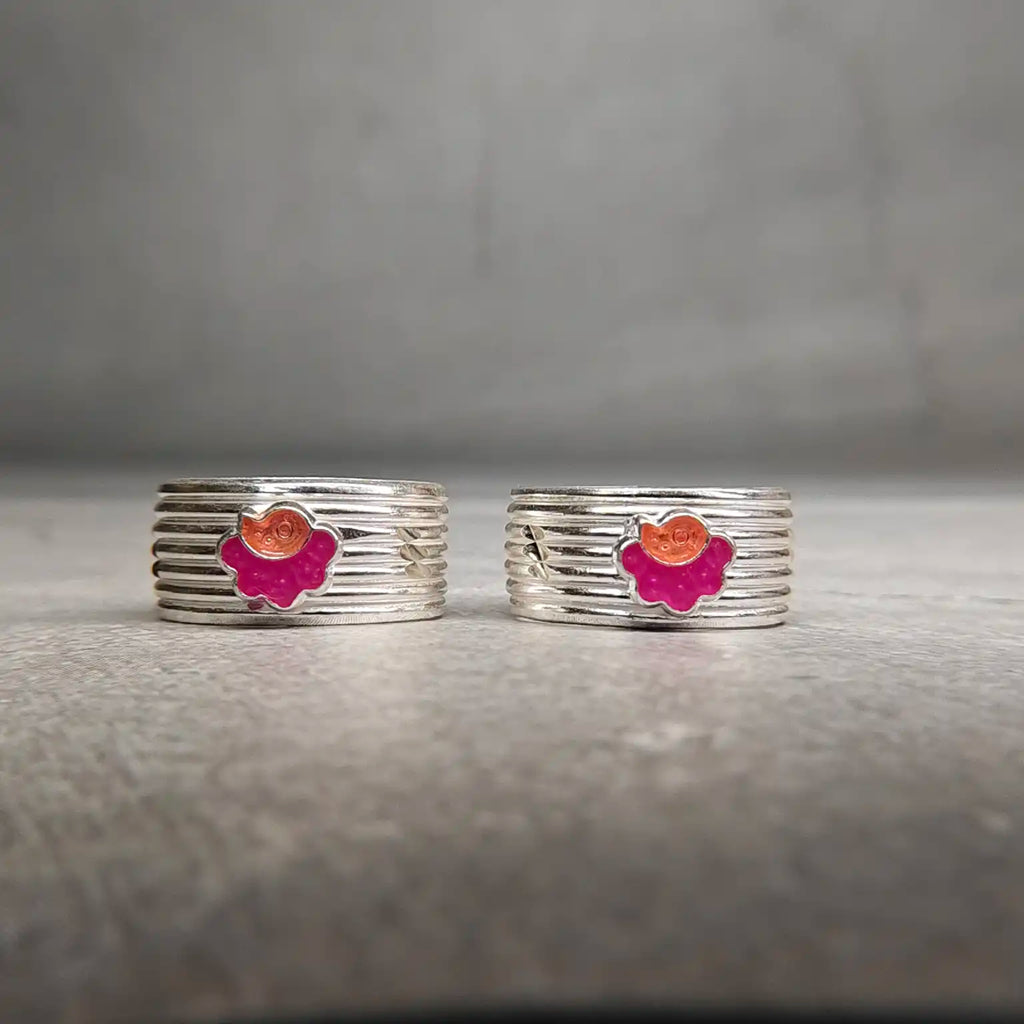 Traditional Unique Silver Metti