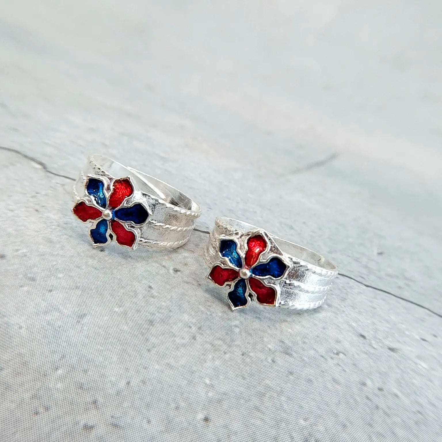Blue-Red Flower Shaped Silver Metti