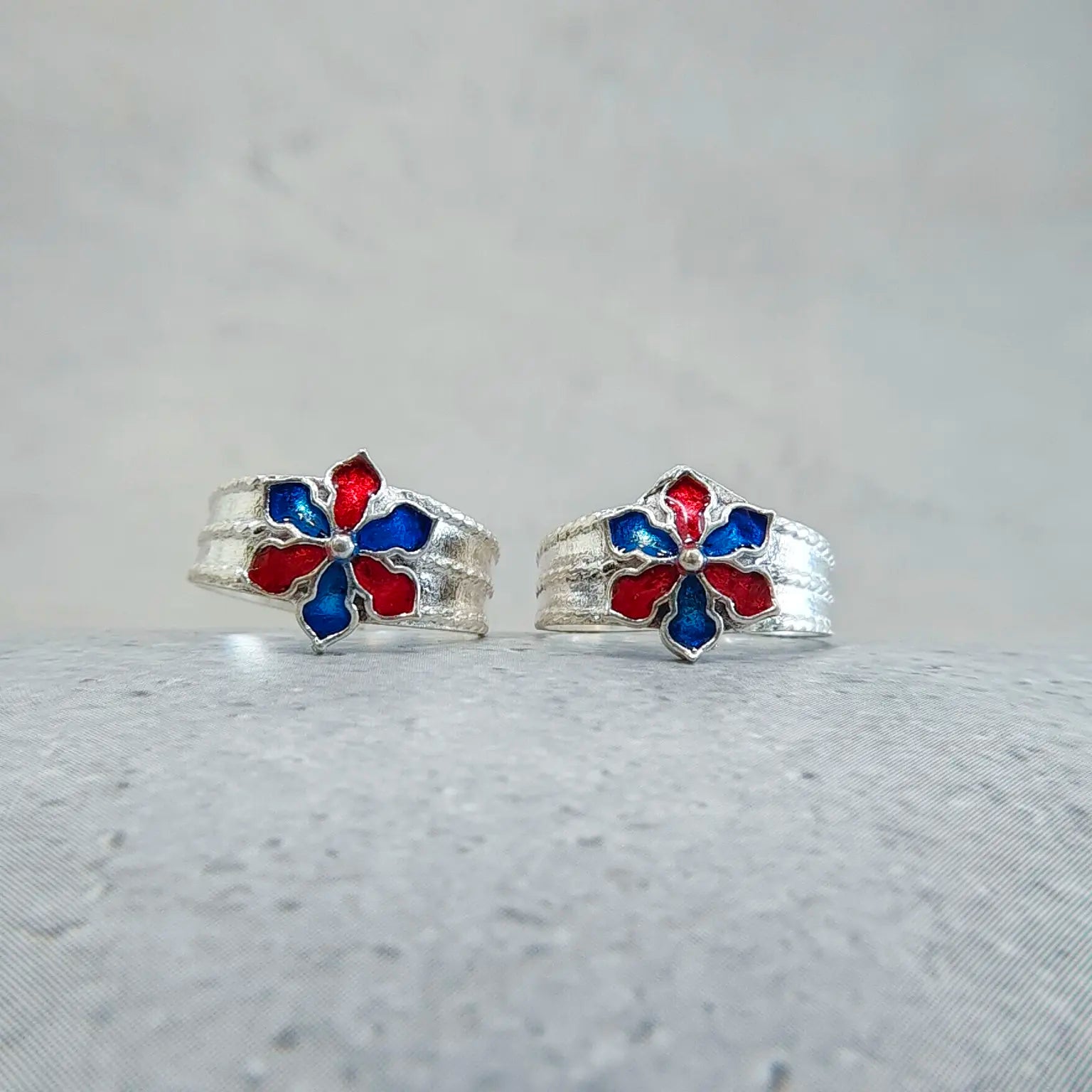 Blue-Red Flower Shaped Silver Metti