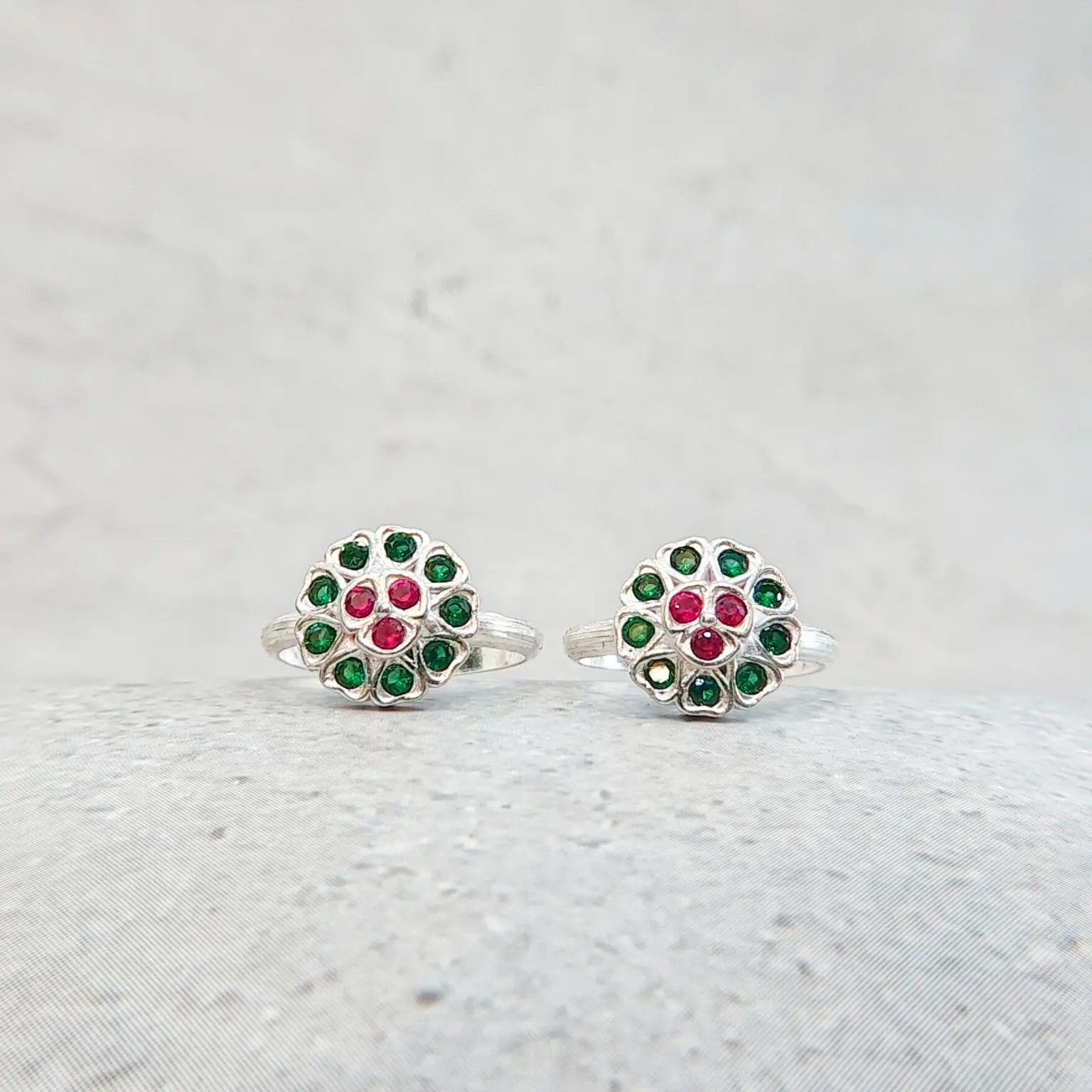 Classic Stone Silver Metti