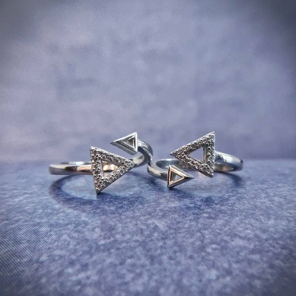 92.5 Silver Triangle Shaped Metti