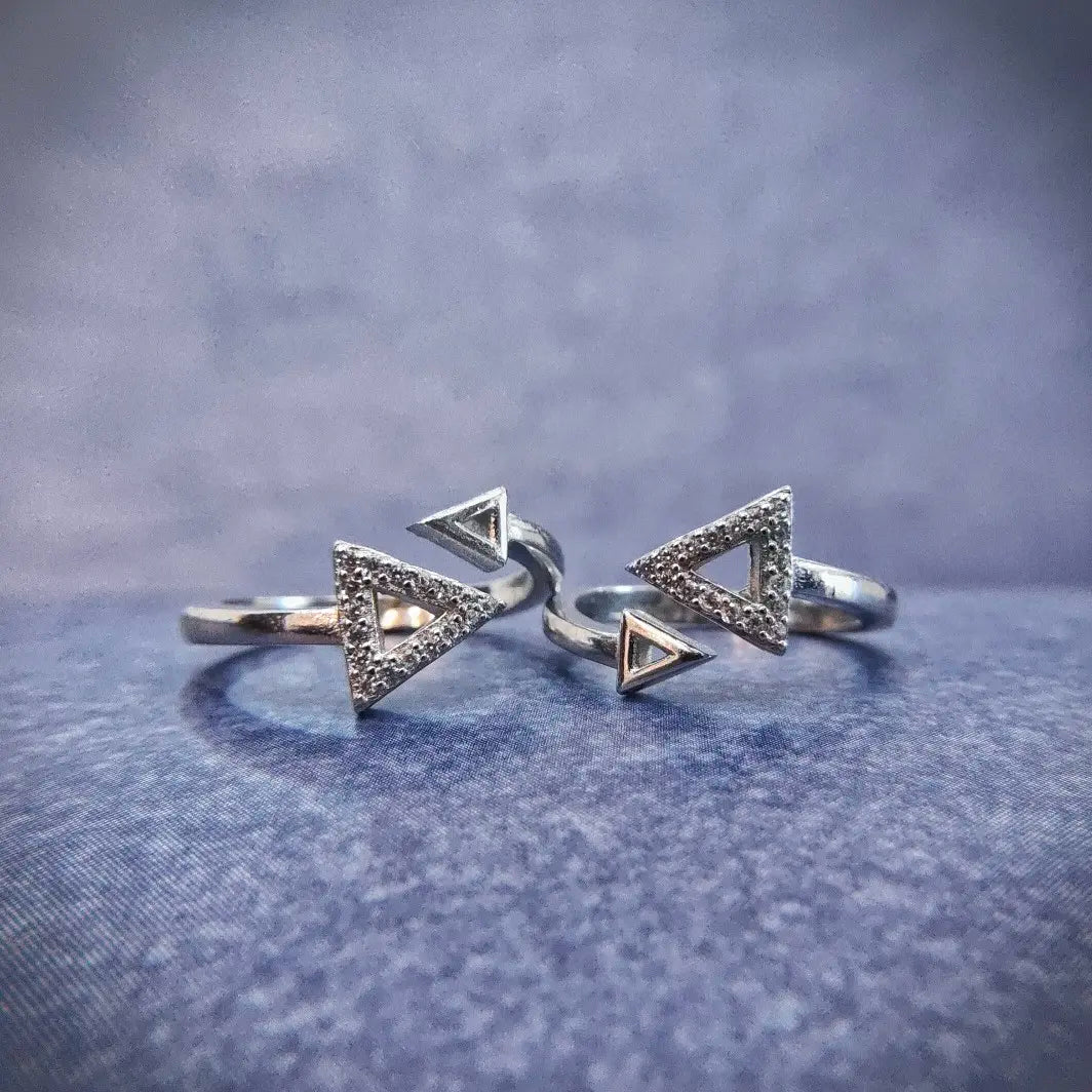 92.5 Silver Triangle Shaped Metti