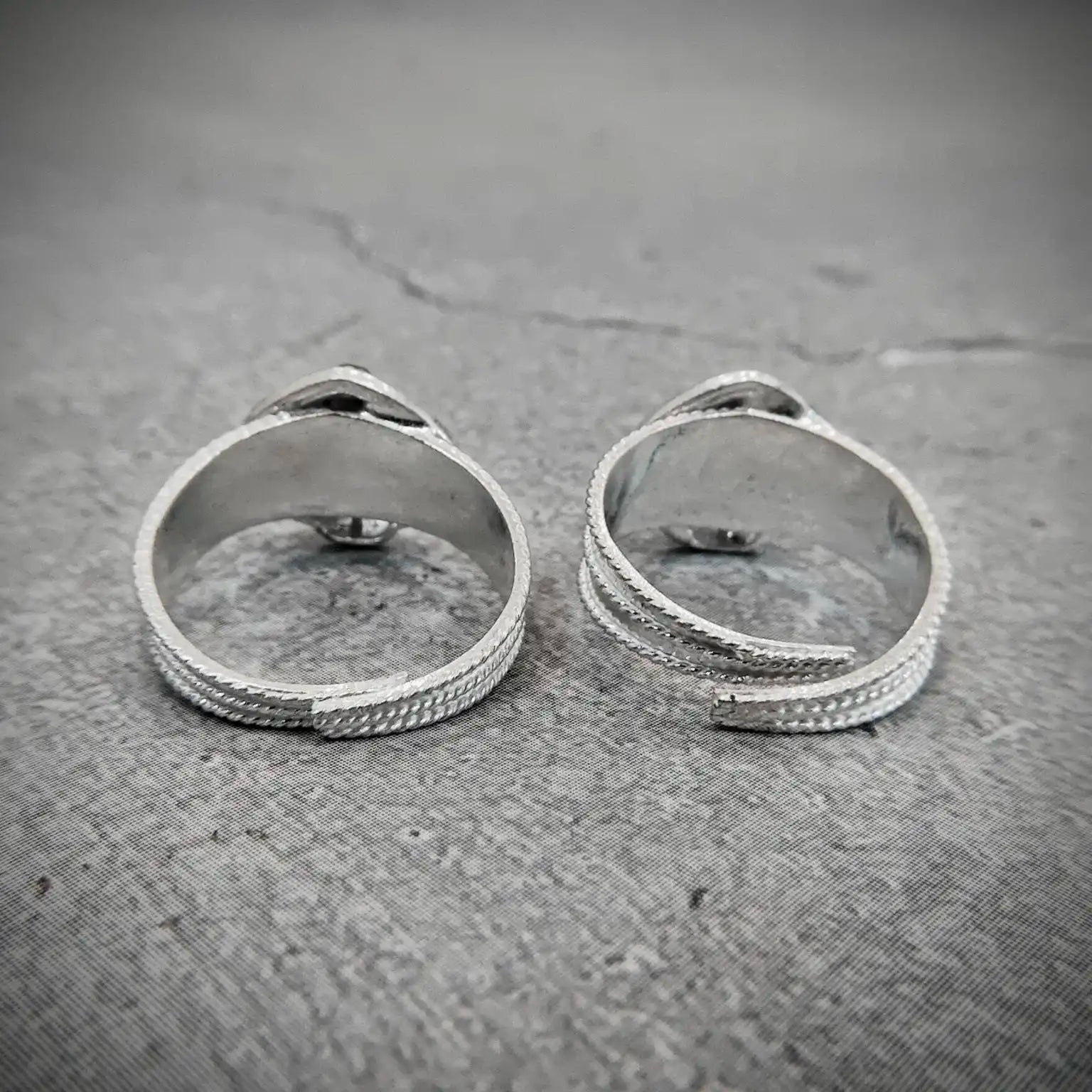 Fancy Enamel Silver Metti