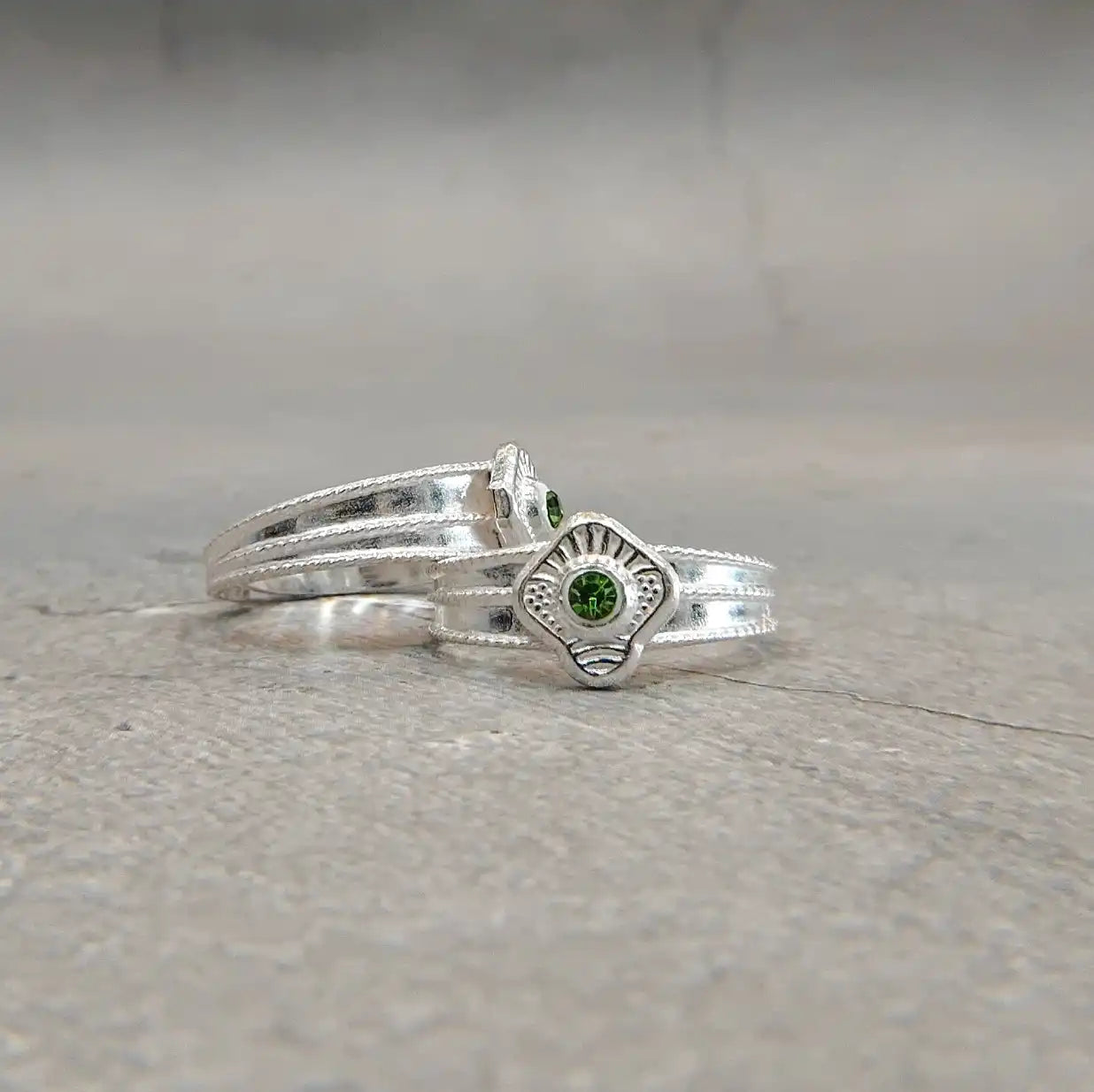 Fancy Enamel Silver Metti