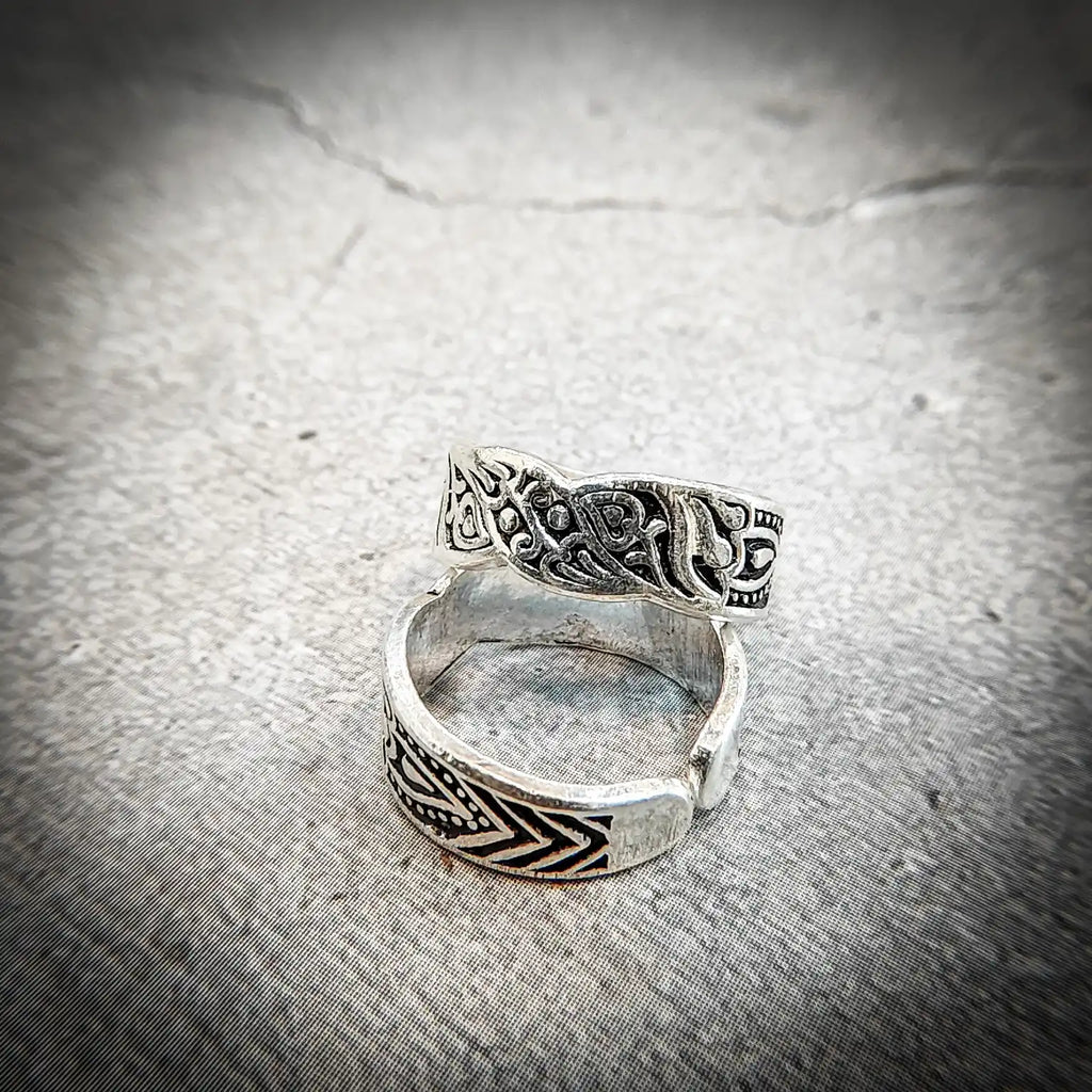 Traditional Antique Silver Metti