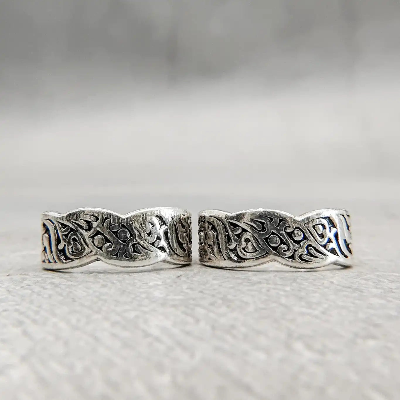 Traditional Antique Silver Metti