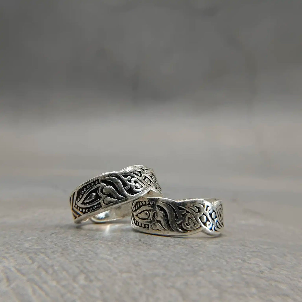Traditional Antique Silver Metti