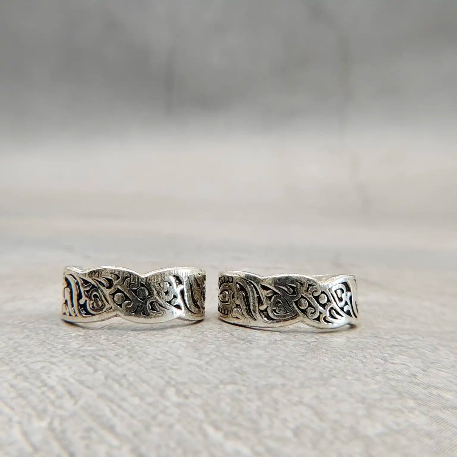 Traditional Antique Silver Metti