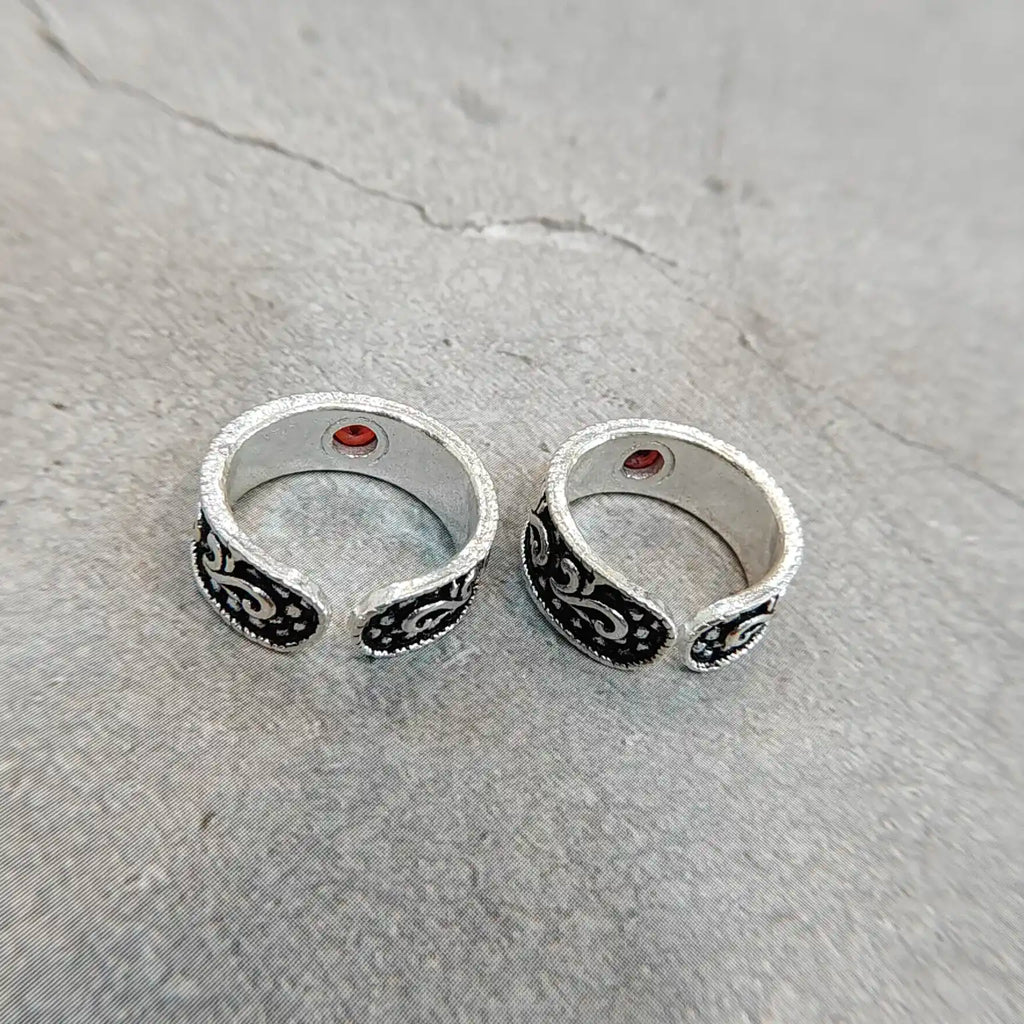 Traditional Antique Stone Silver Metti