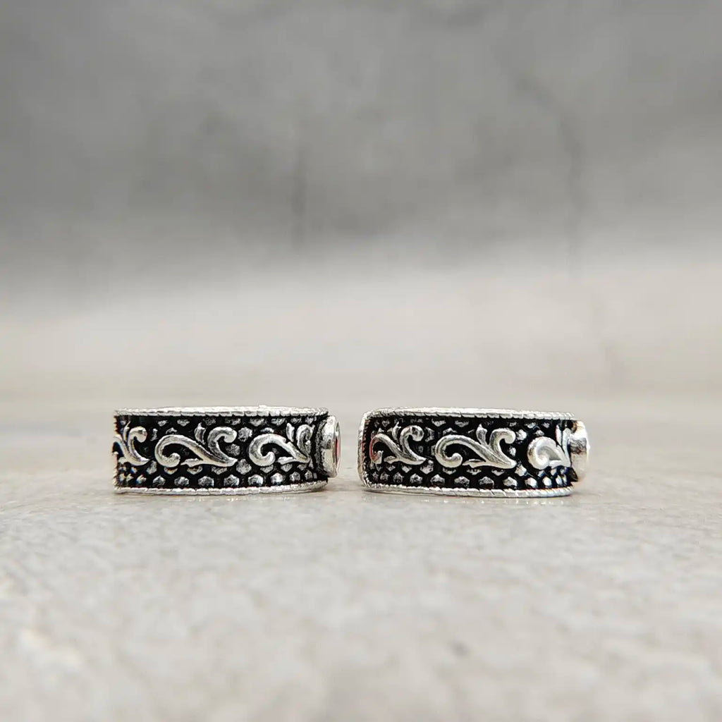 Traditional Antique Stone Silver Metti