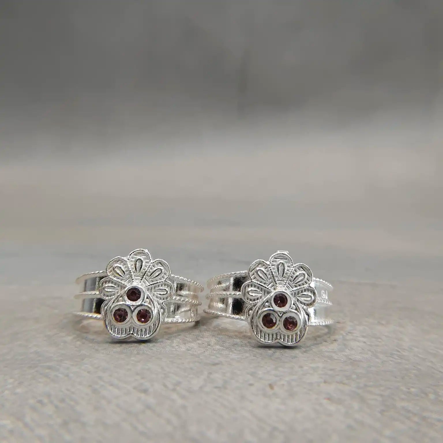 Traditional Butterfly Shaped Silver Metti
