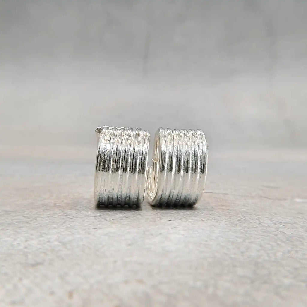 Traditional Spring Silver Metti