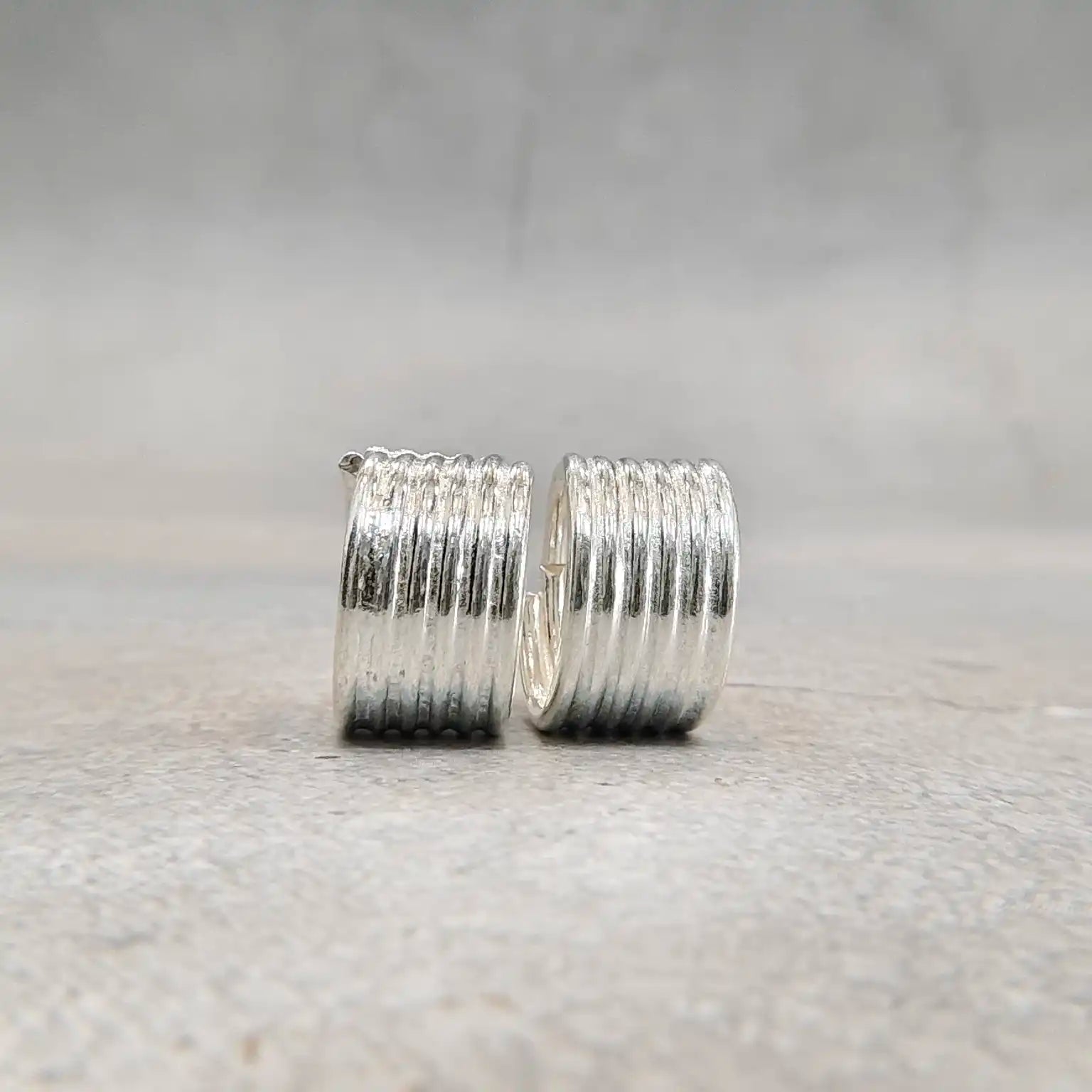 Traditional Spring Silver Metti