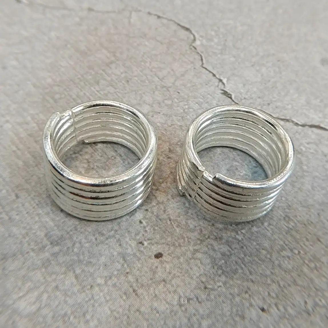 Traditional Spring Silver Metti