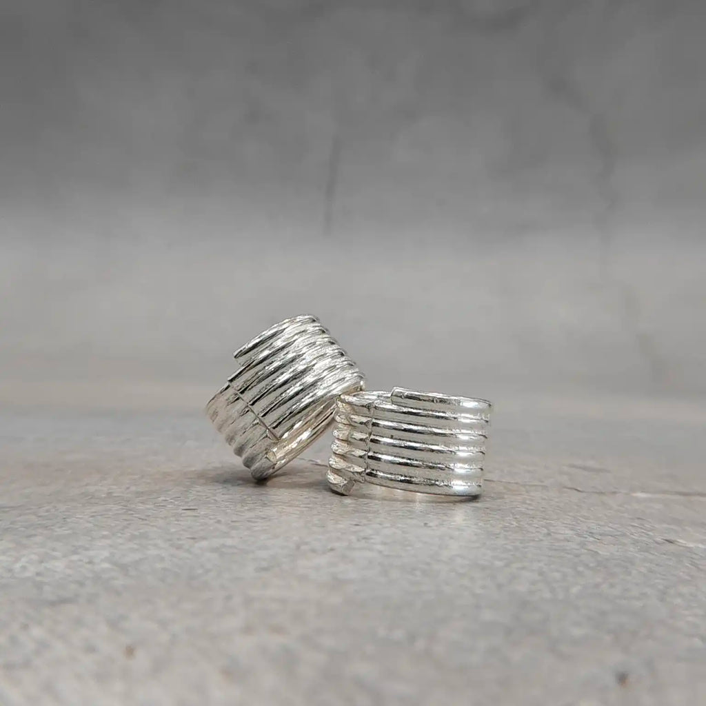 Traditional Spring Silver Metti