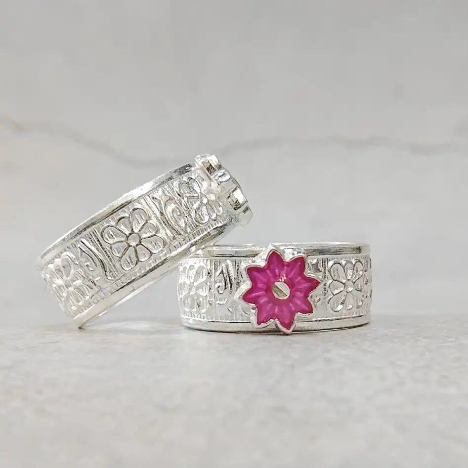 Traditional Flower Silver Metti