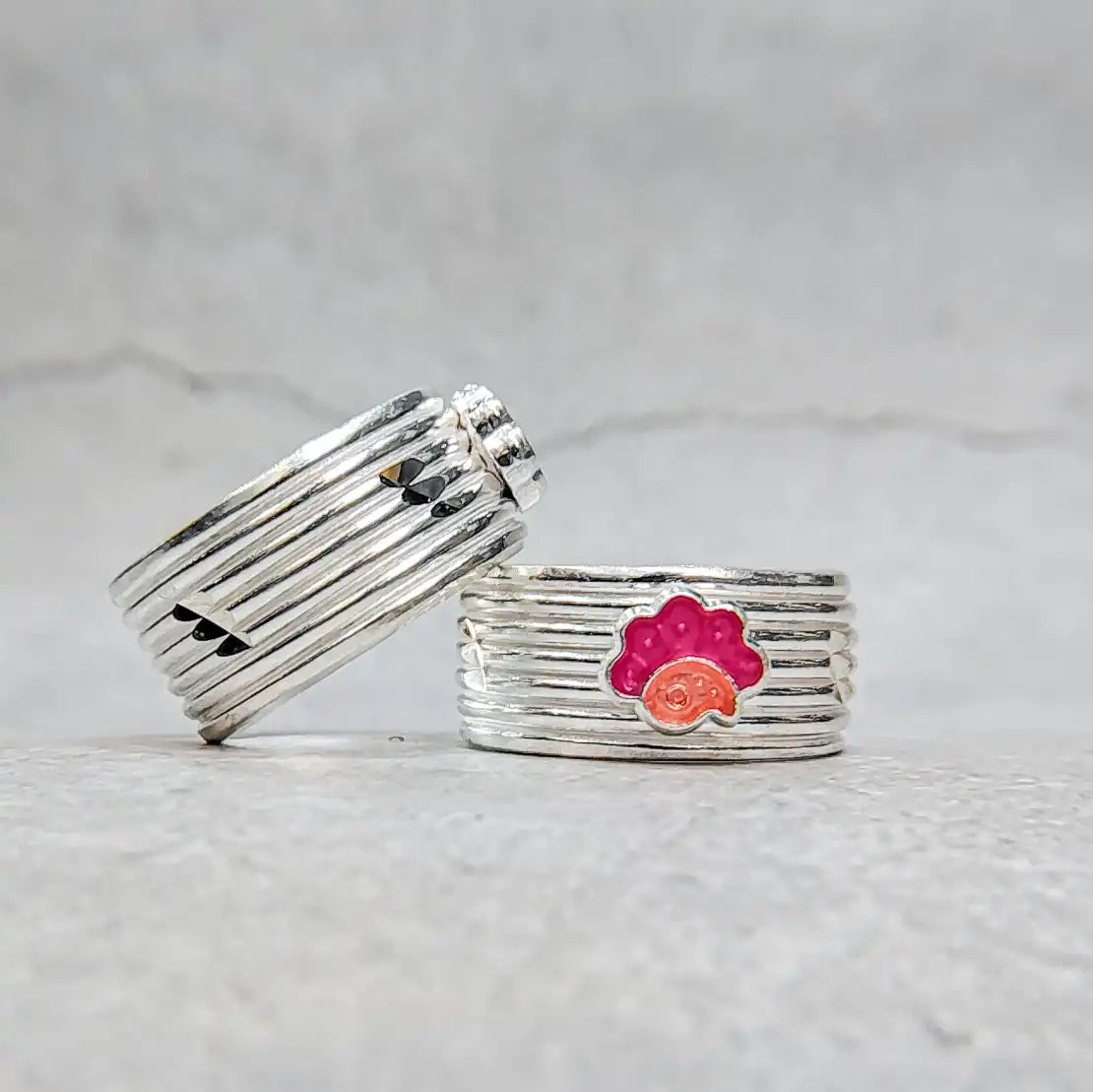 Traditional Unique Silver Metti