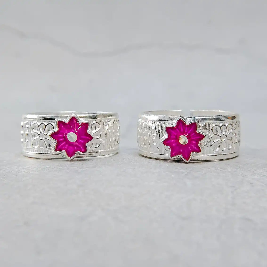 Traditional Flower Silver Metti