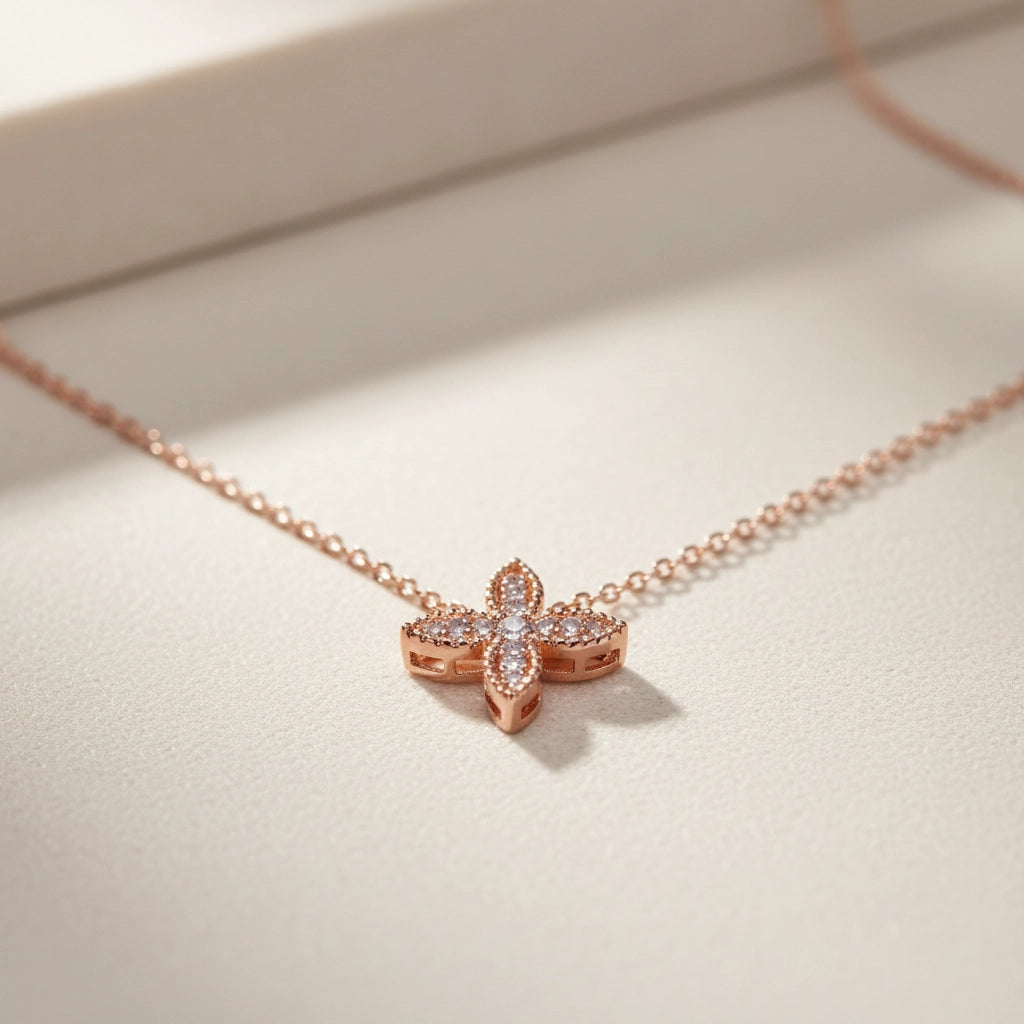 Silver Clover Pendent Necklace