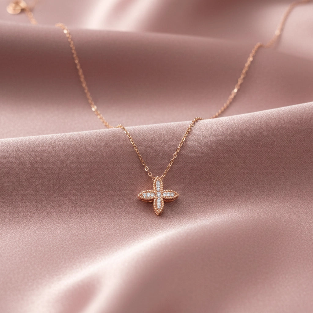 Silver Clover Pendent Necklace